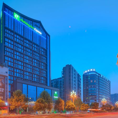 Holiday Inn Express Leshan City Square By Ihg High Speed Rail And Leshan Giant Buddha Exterior foto