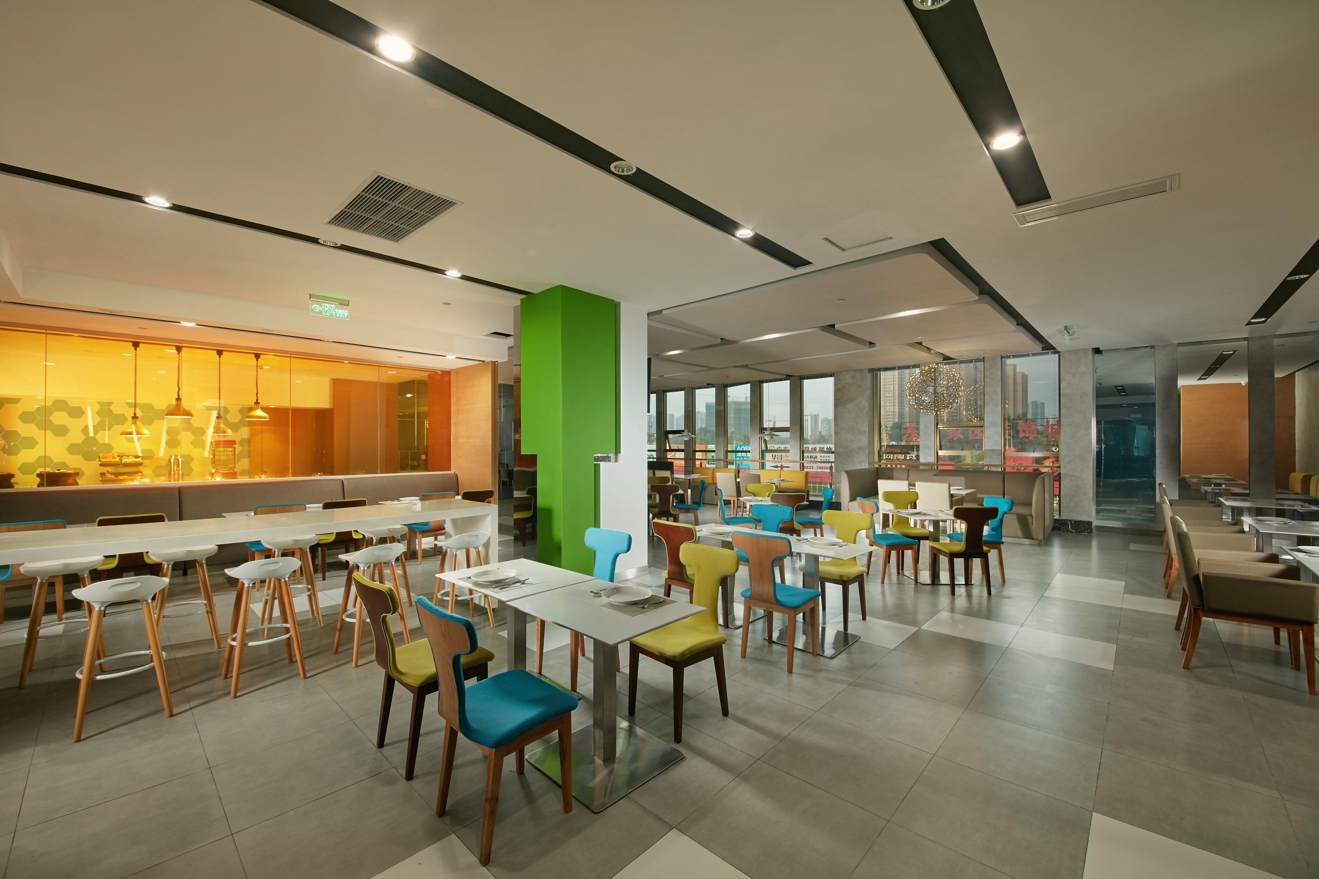 Holiday Inn Express Leshan City Square By Ihg High Speed Rail And Leshan Giant Buddha Exterior foto